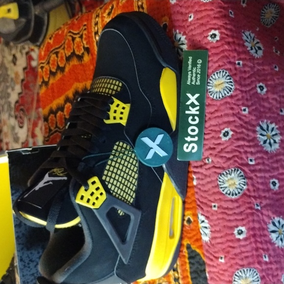 NWT Jordon 4 Thunders Retros Stock X Certified - Picture 1 of 7
